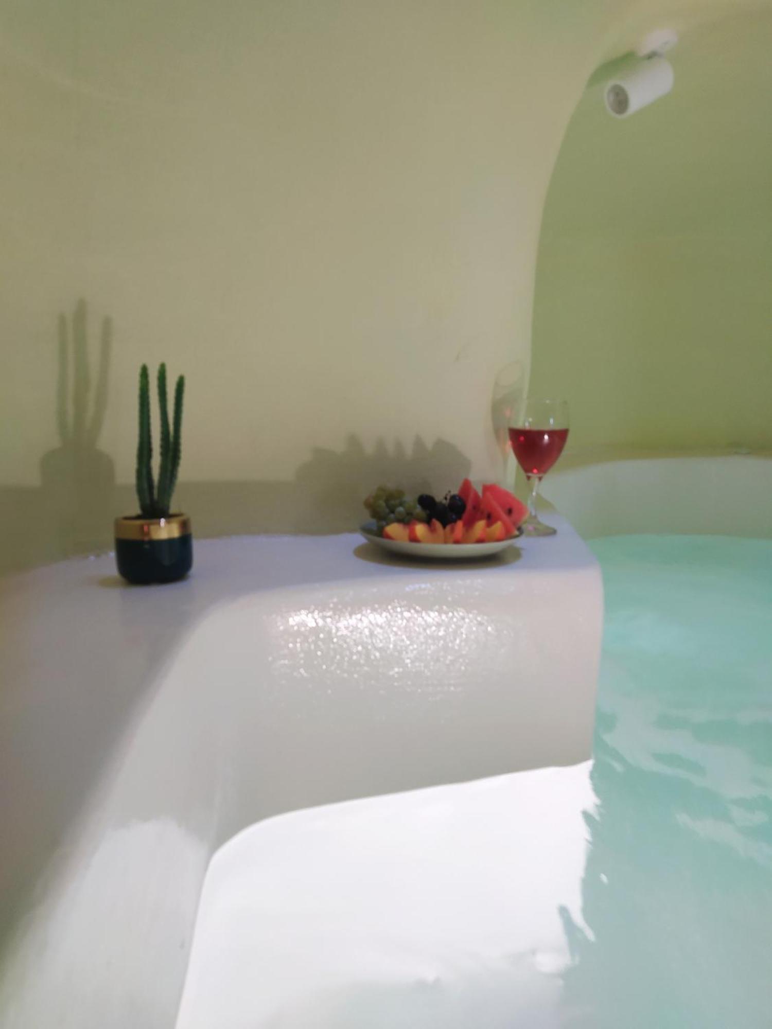 Santorini Oasis- Cave House Villa Firá Buitenkant foto