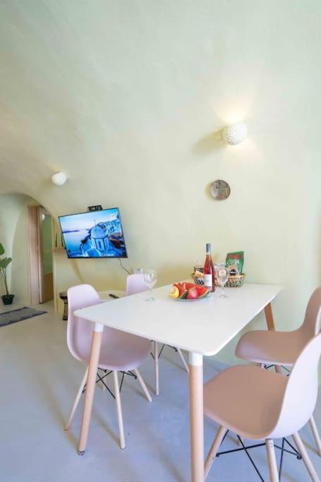 Santorini Oasis- Cave House Villa Firá Buitenkant foto