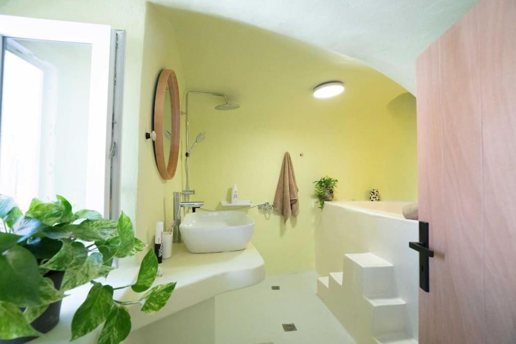 Santorini Oasis- Cave House Villa Firá Buitenkant foto